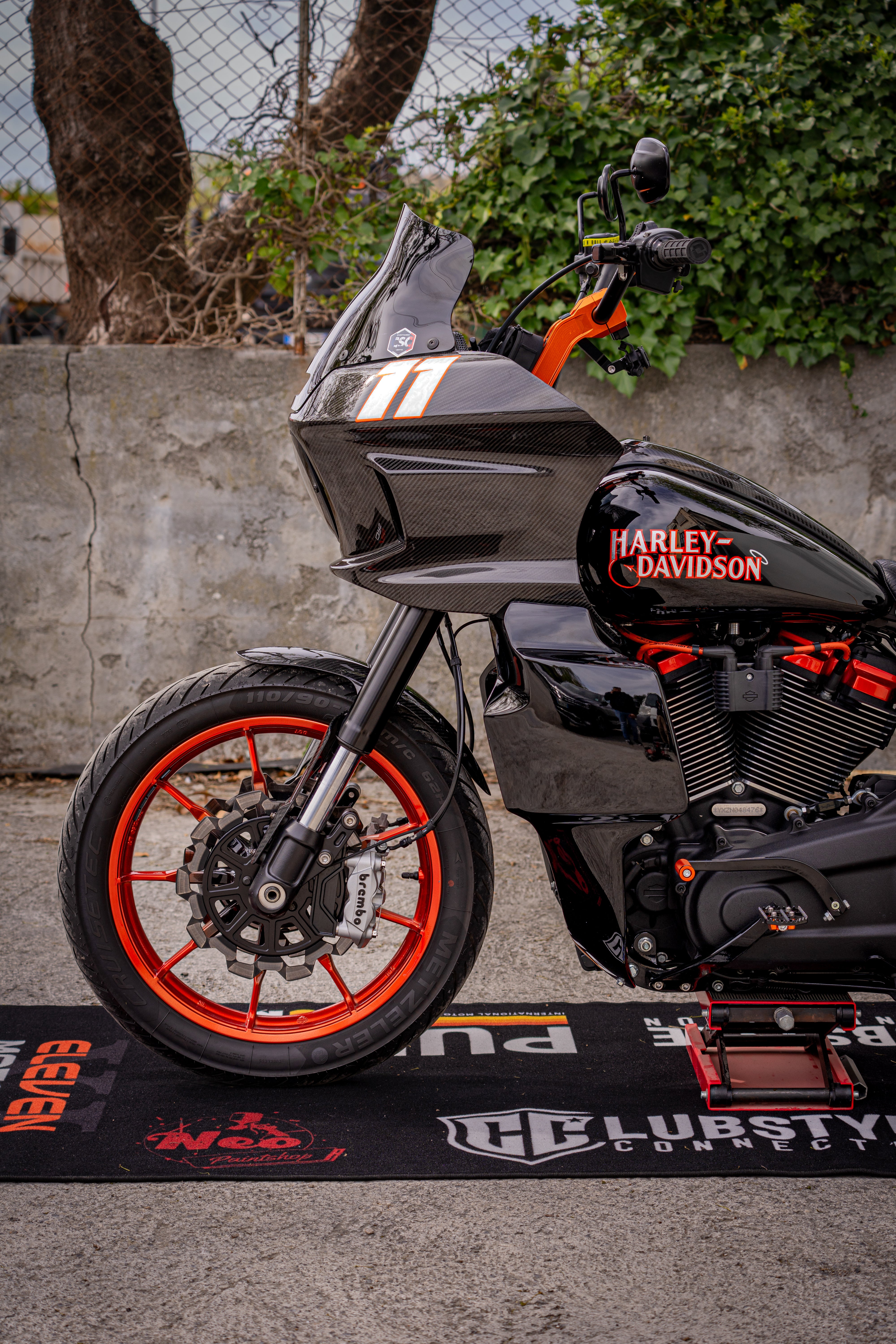 Lowers FXLRST Dominator