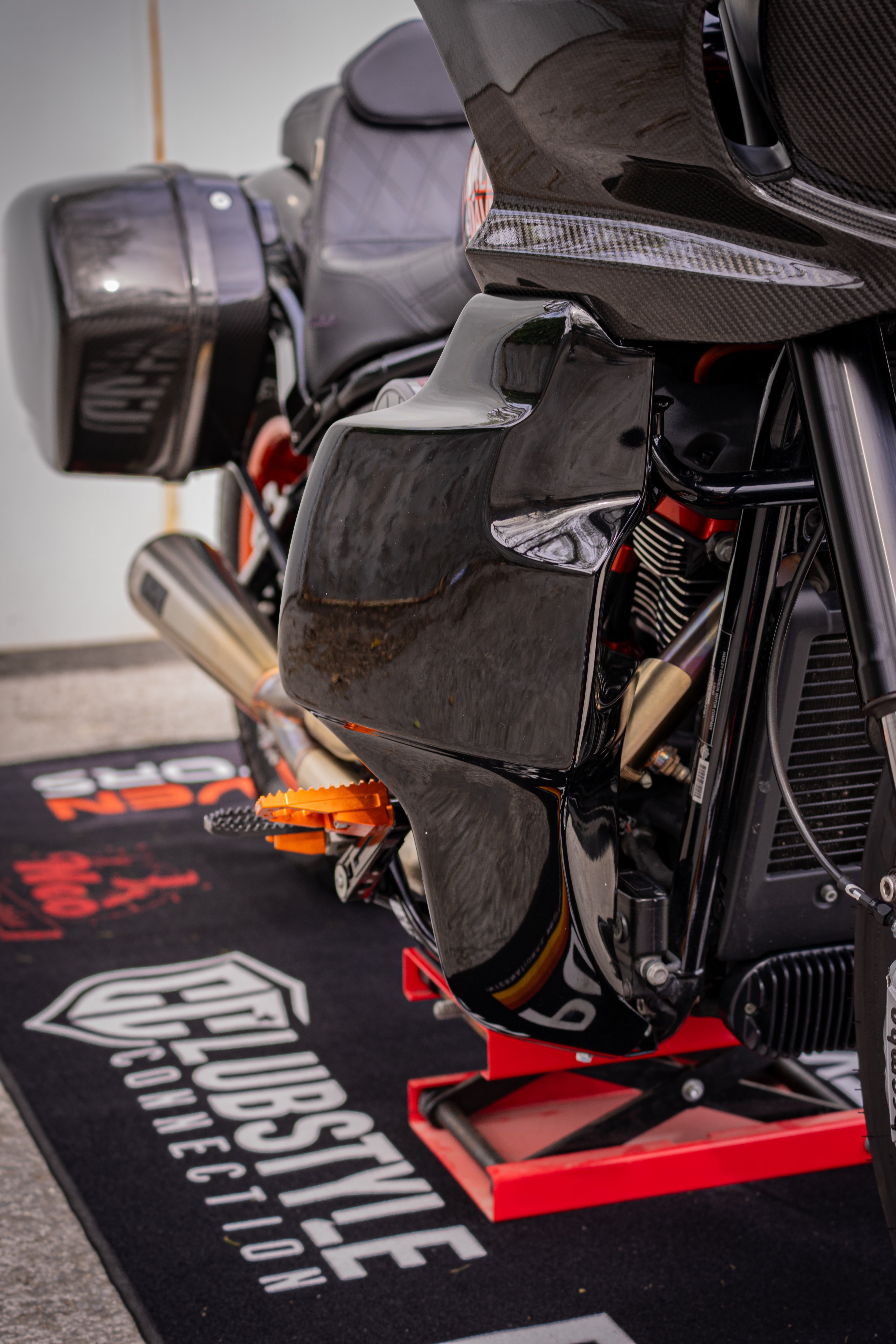 Lowers FXLRST Dominator