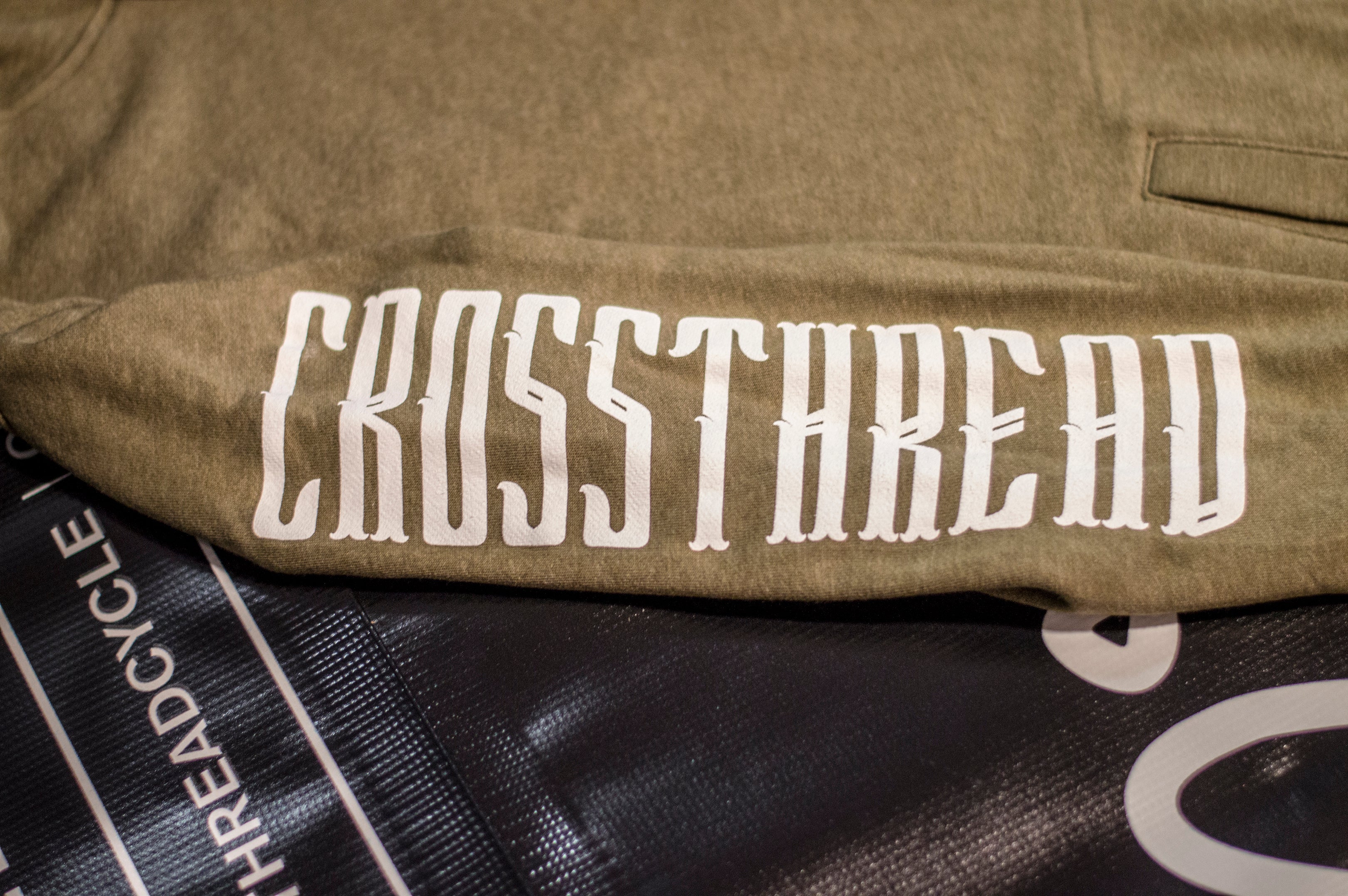 Sweat à capuche Crossthread Sideview
