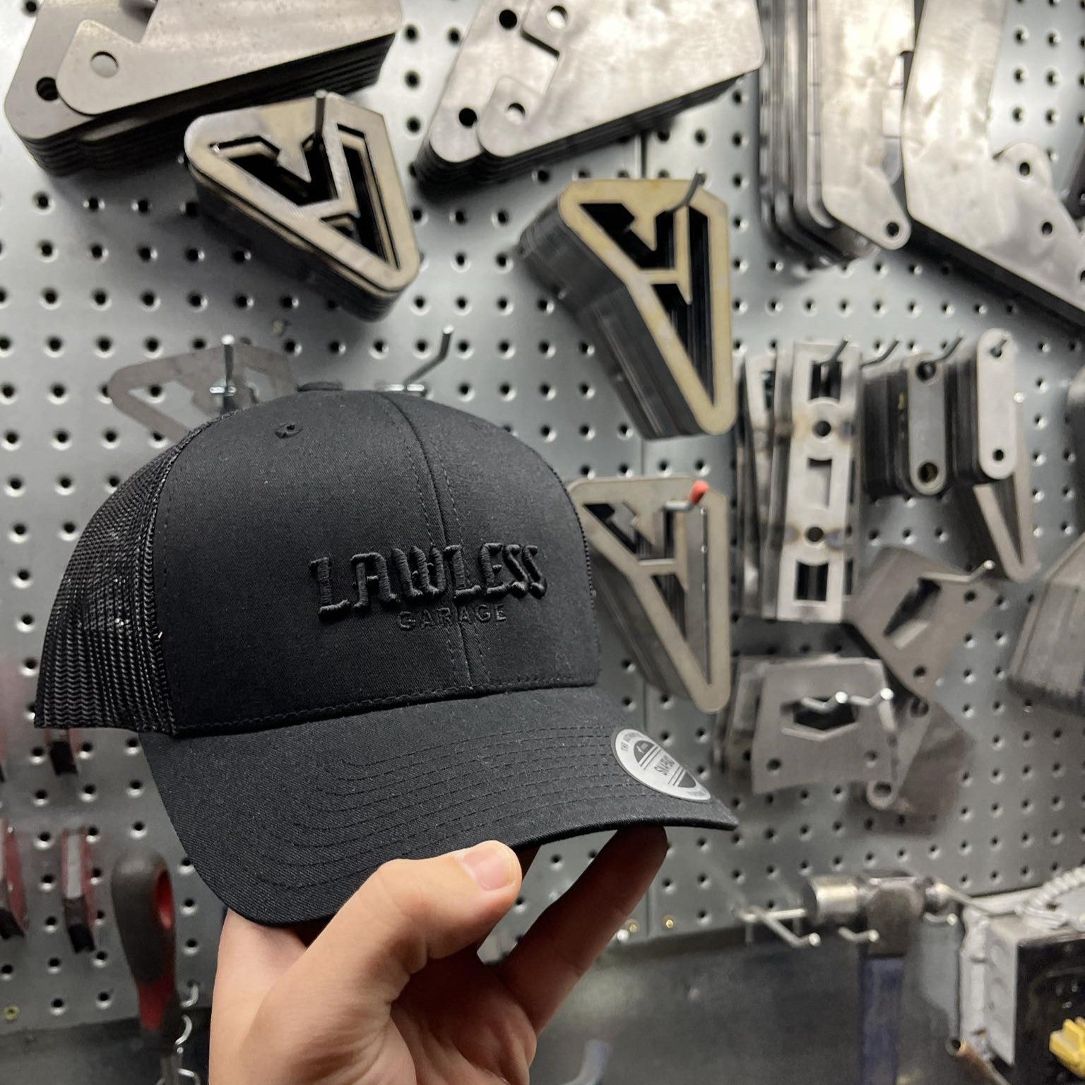 Casquette de camionneur rétro Lawless Garage