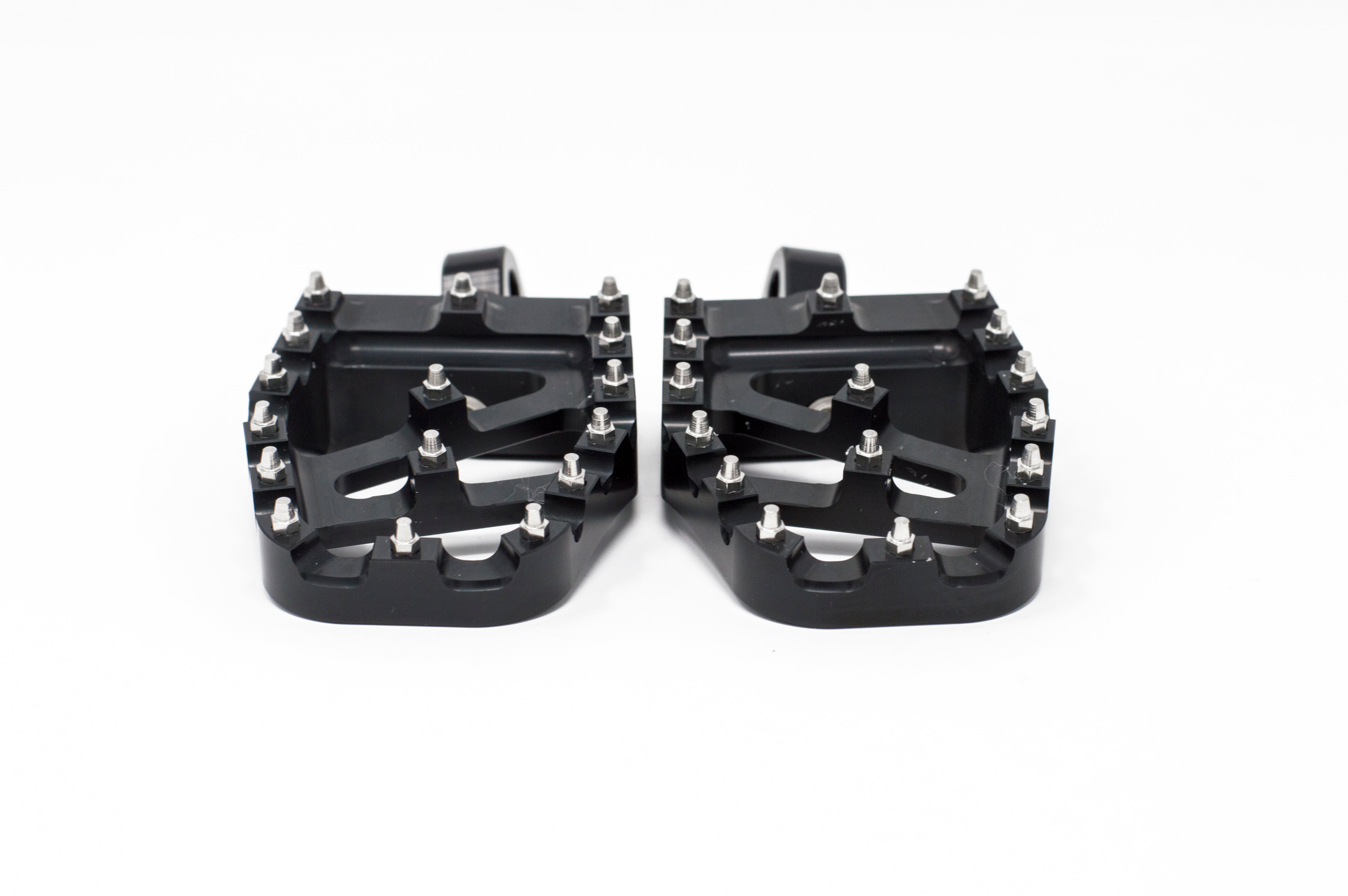 Crossthread Pegs Black