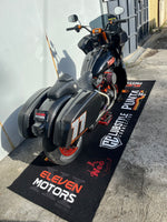 Tapis de stationnement moto Eleven Motors x NEO x Punta x ClubstyleConnection