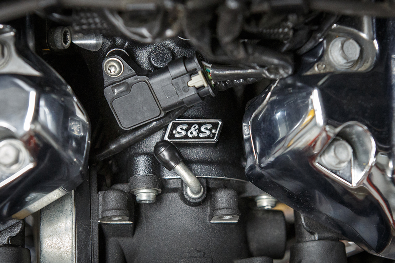 S&S Manifold 55mm CNC Ported Black for M8.